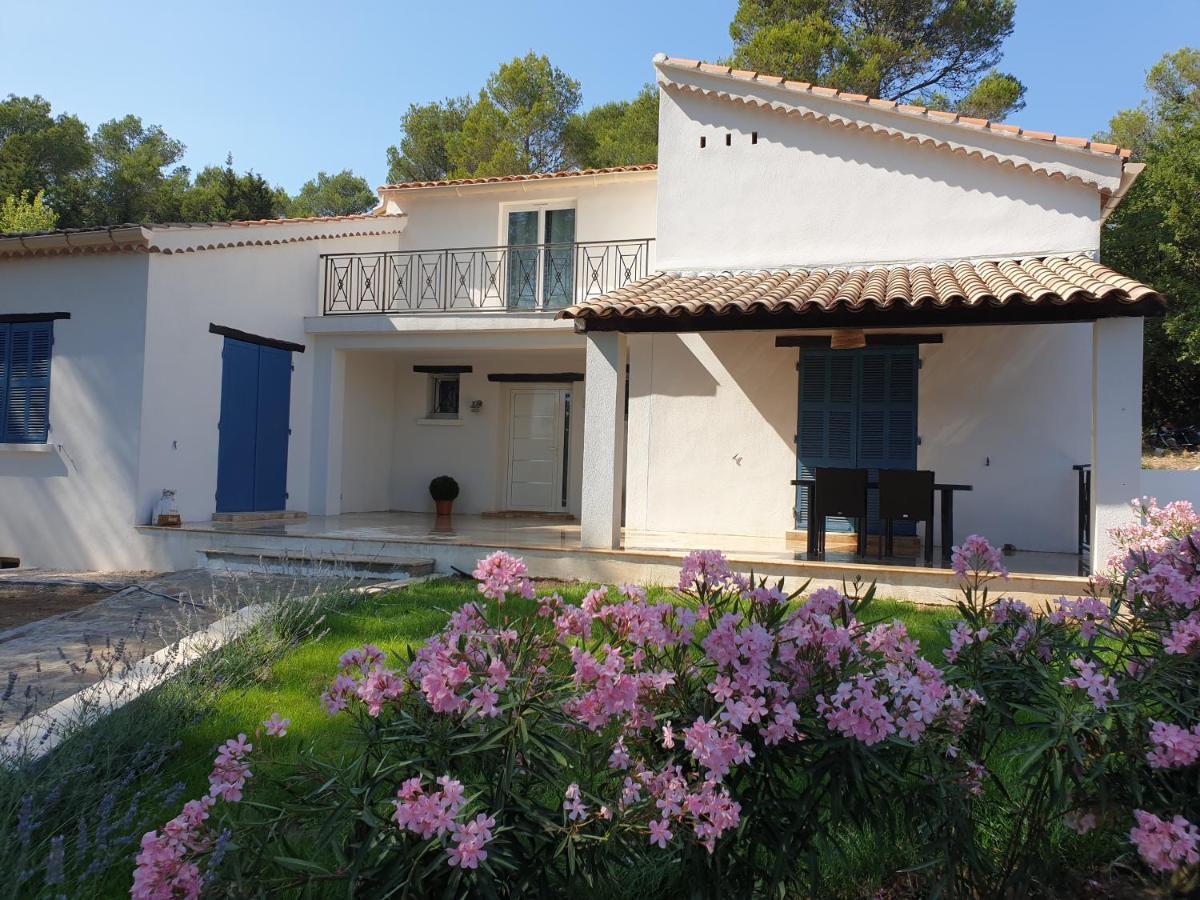 La Bastide Blanche Magnifique Villa 5 Etoiles 5 Chambres Et Piscine Privee Sur 6500 M Var Лорґ Екстер'єр фото