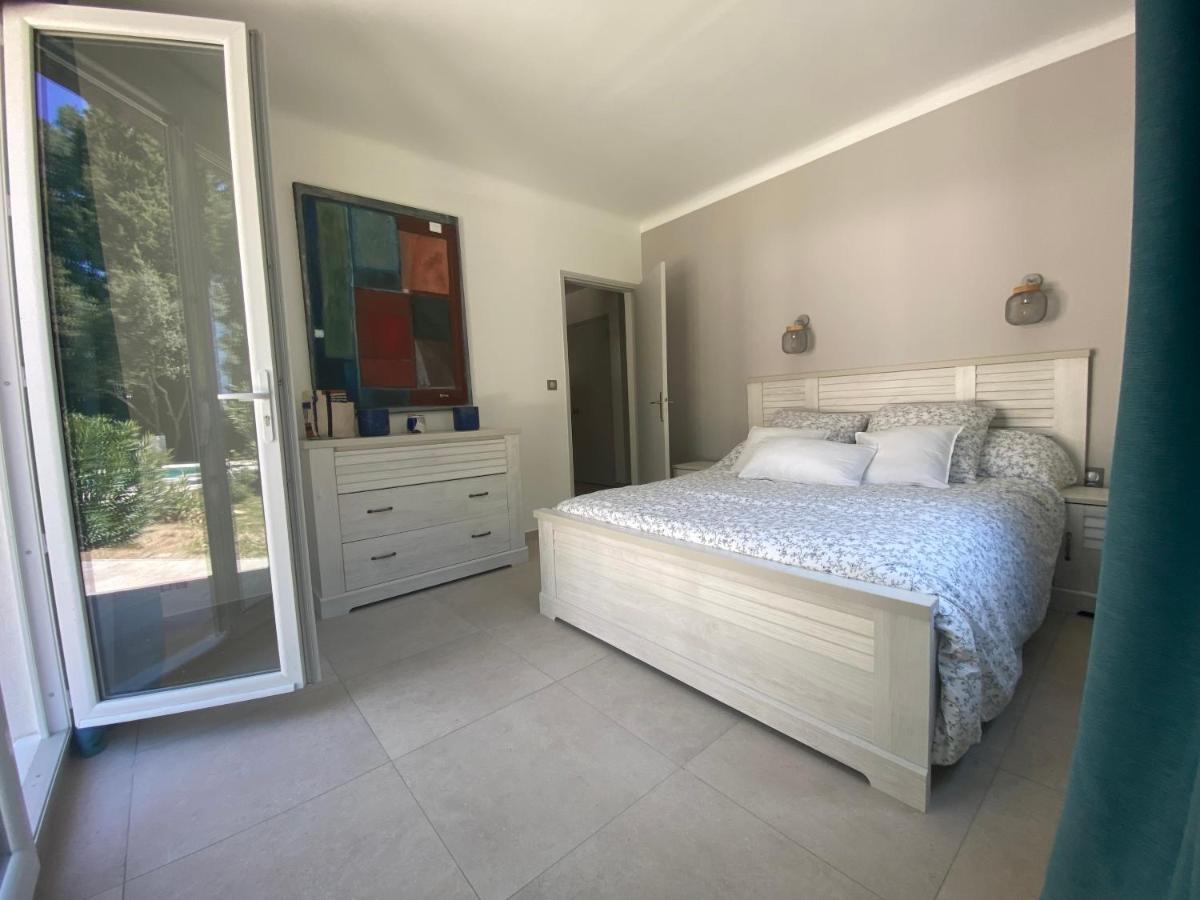 La Bastide Blanche Magnifique Villa 5 Etoiles 5 Chambres Et Piscine Privee Sur 6500 M Var Лорґ Екстер'єр фото