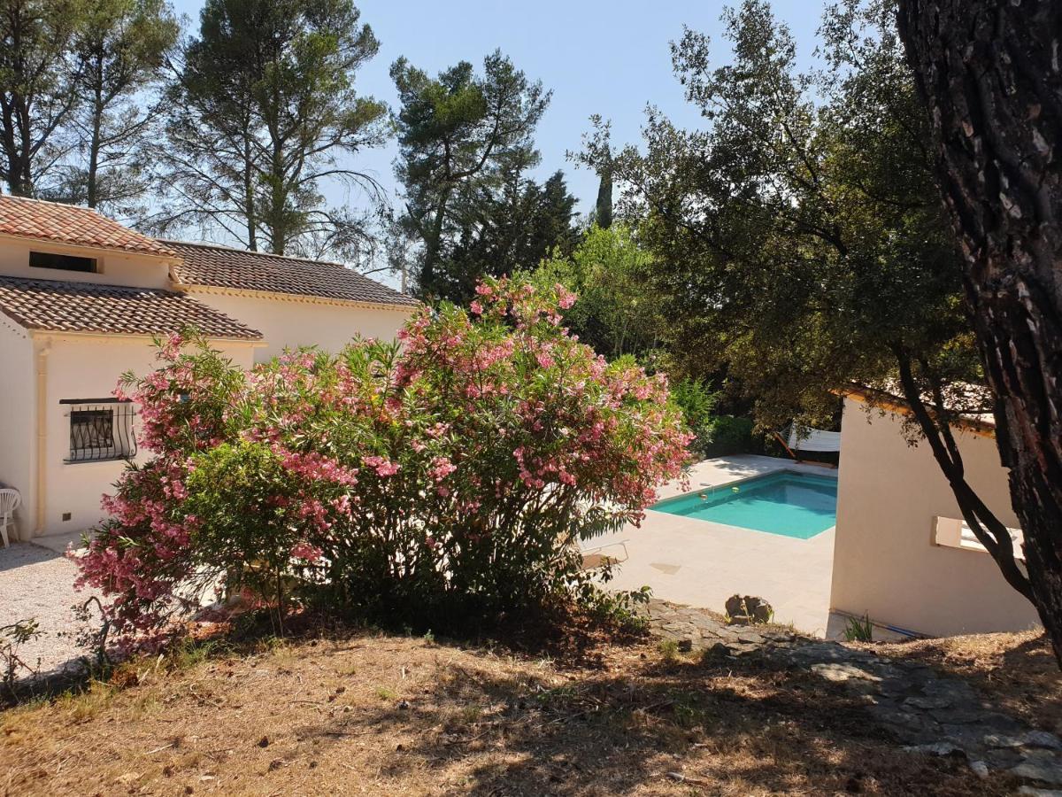 La Bastide Blanche Magnifique Villa 5 Etoiles 5 Chambres Et Piscine Privee Sur 6500 M Var Лорґ Екстер'єр фото