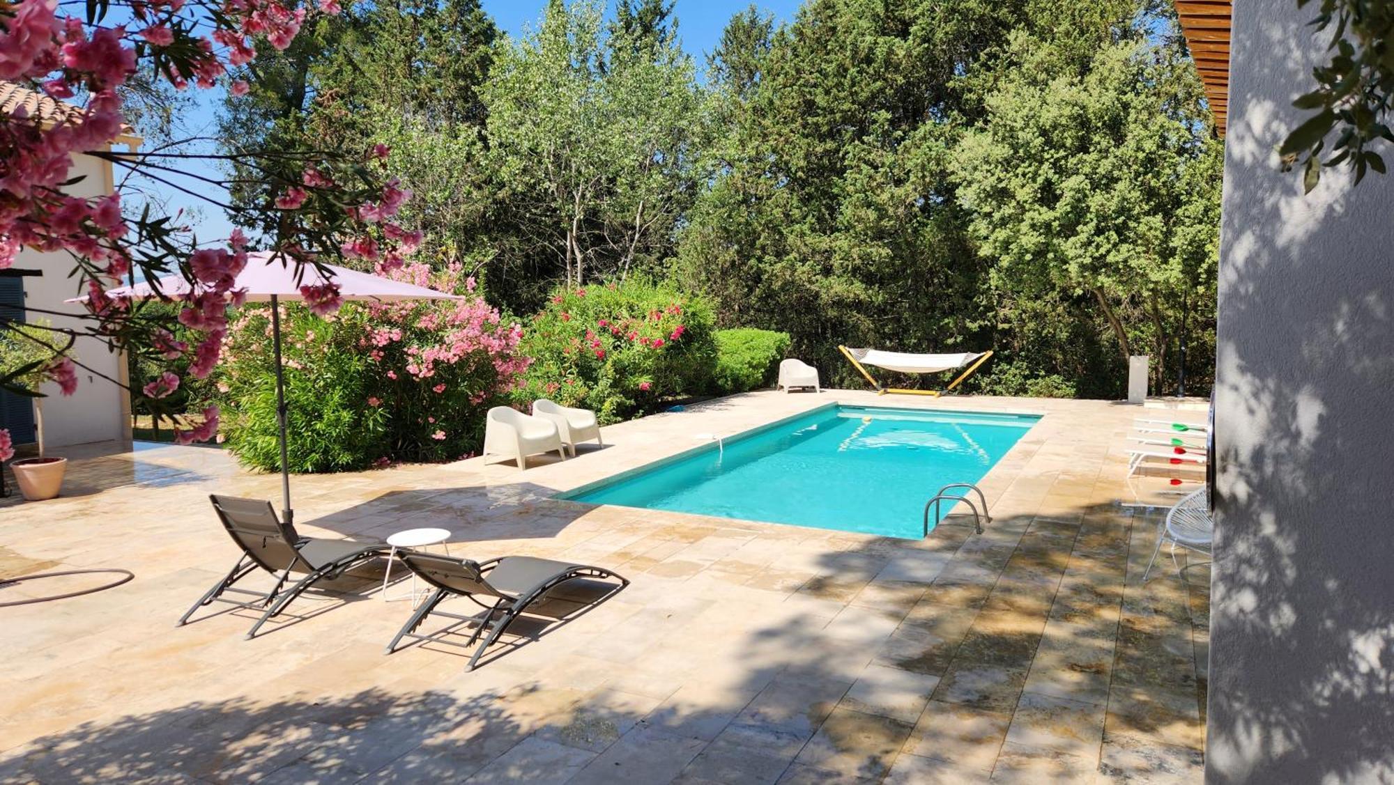 La Bastide Blanche Magnifique Villa 5 Etoiles 5 Chambres Et Piscine Privee Sur 6500 M Var Лорґ Екстер'єр фото
